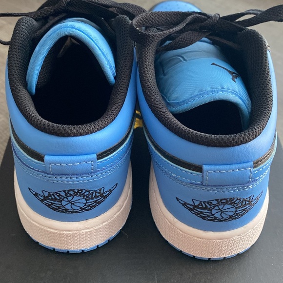 Nike Air Jordan 1 Low Light blue/black - Picture 6 of 9